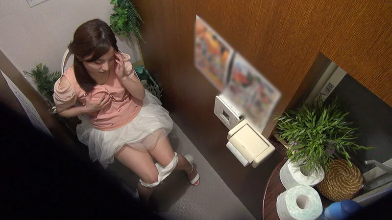 じょぼじょぼイクイクぅ素人!女子トイレ覗き 放尿オナニー 30人